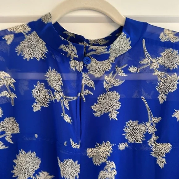 Lulu’s Size medium floral blue and white dress boho preppy - Picture 6 of 6